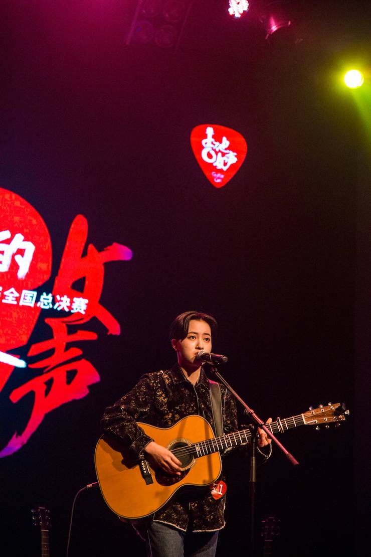 第四届“环球360吉他女声弹唱大赛”总冠军出炉<br />温格夺冠，董冬冬担任评委