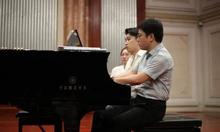 热烈：亍跋睬熘 音悦津门”钢琴重奏音乐会暨天津鲍蕙荞钢琴城开业庆典演出圆满成功！